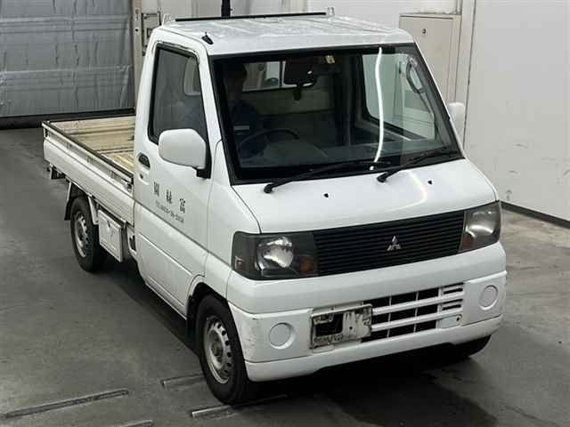 MITSUBISHI MINICAB TRUCK 2005