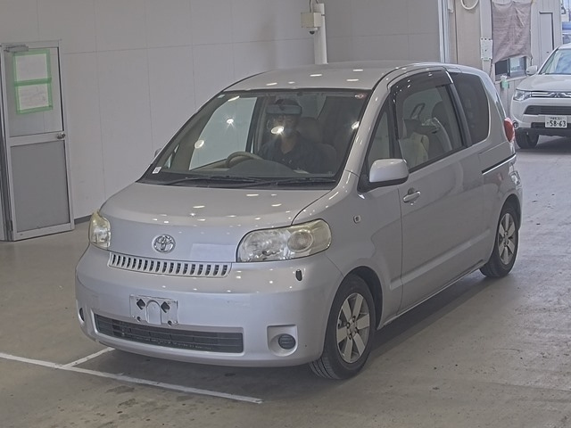 TOYOTA PORTE