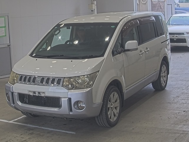 MITSUBISHI DELICA D5 2010