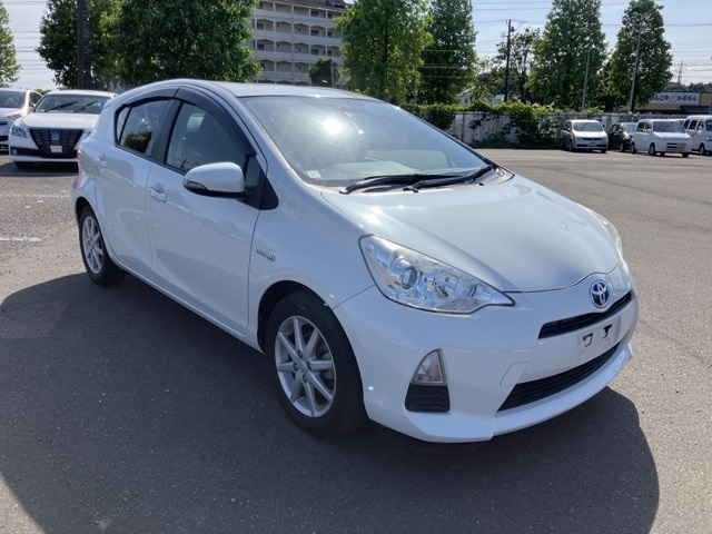 TOYOTA AQUA 2012