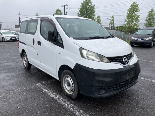NISSAN NV200 2015