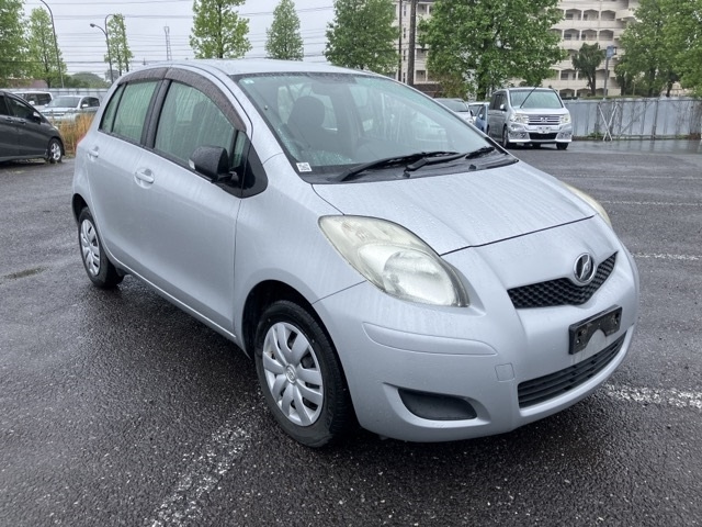 TOYOTA VITZ 2011