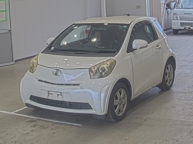 TOYOTA IQ 2010