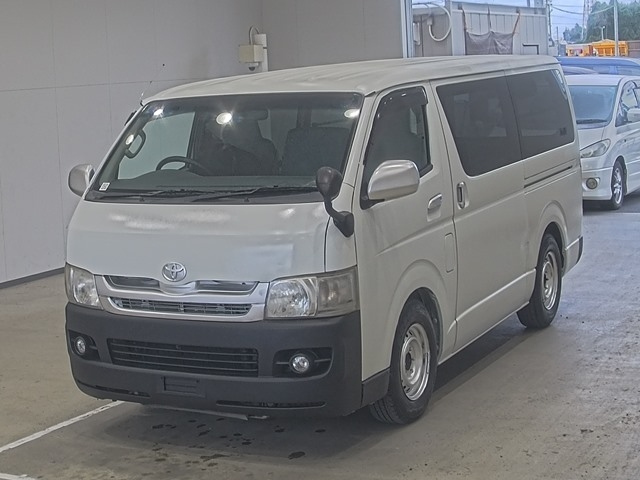 TOYOTA HIACE VAN 2009