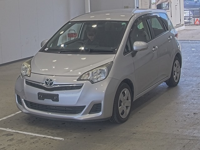 TOYOTA RACTIS 2013