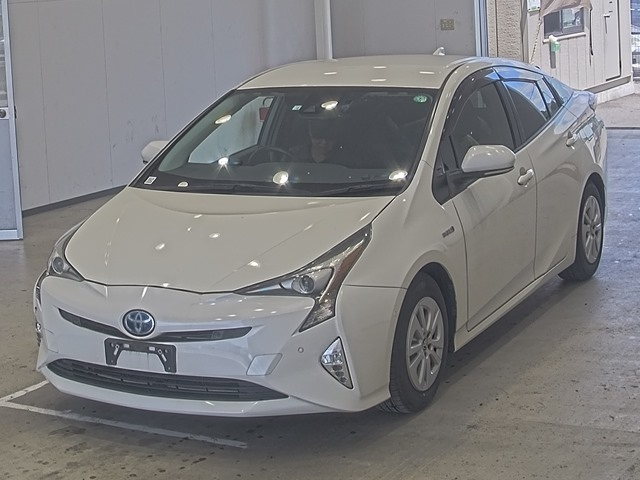 TOYOTA PRIUS 2018