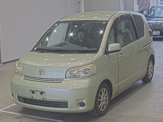 TOYOTA PORTE