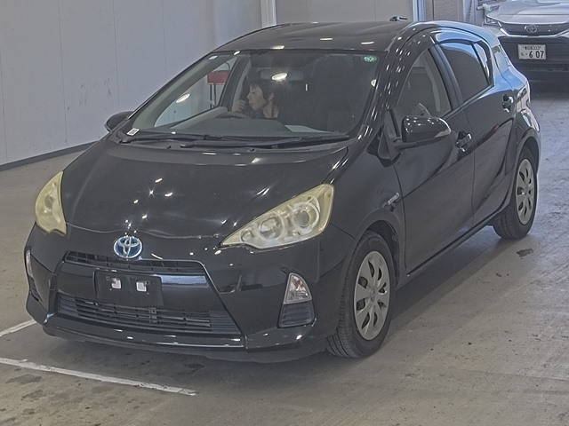TOYOTA AQUA 2012