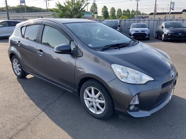 TOYOTA AQUA 2013
