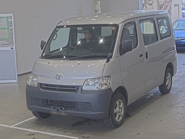 TOYOTA LITE ACE VAN 2010