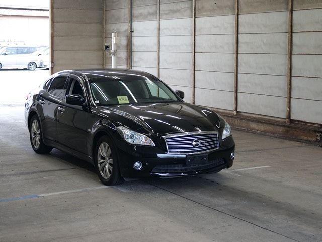 NISSAN FUGA 2013