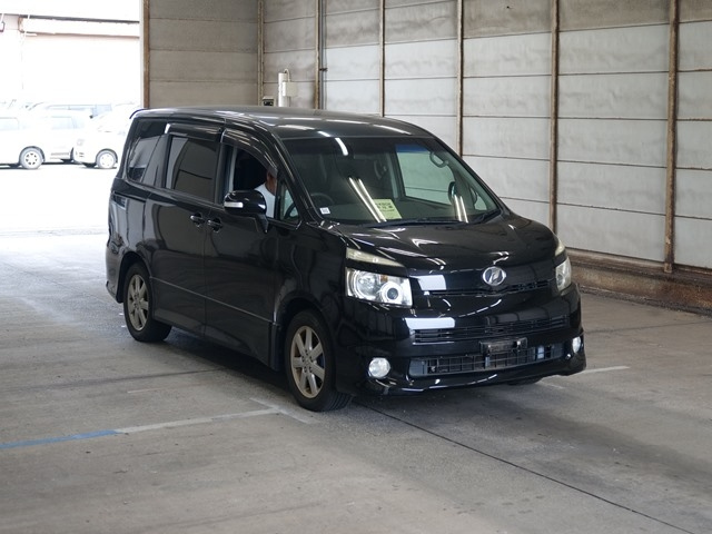 TOYOTA VOXY 2008