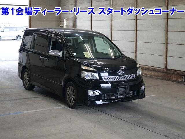 TOYOTA VOXY 2011