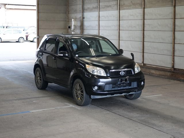 TOYOTA RUSH 2015