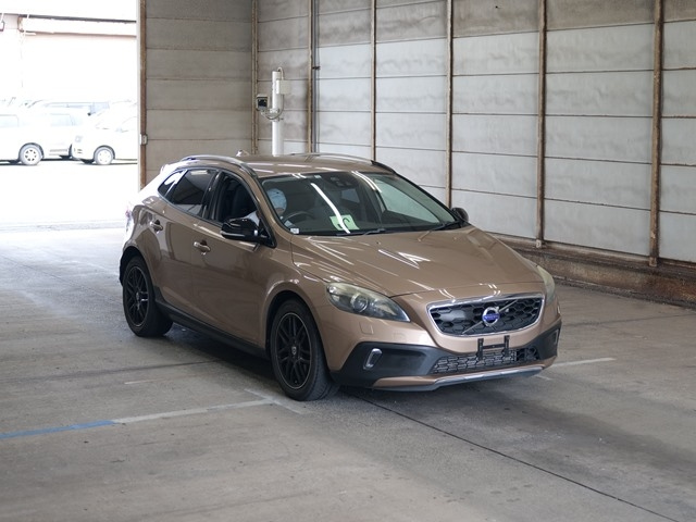 VOLVO V40 2014