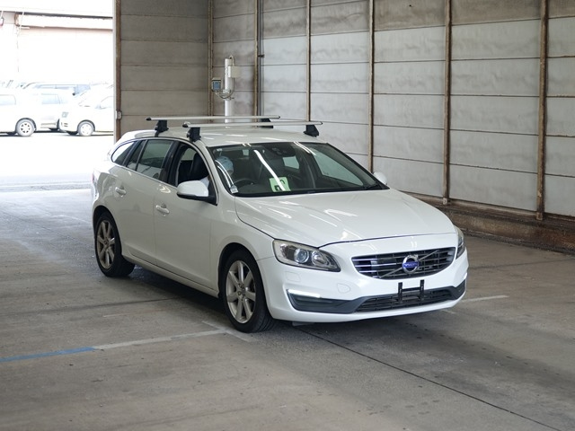 VOLVO V60 2016