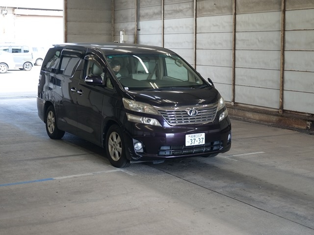 TOYOTA VELLFIRE 2009