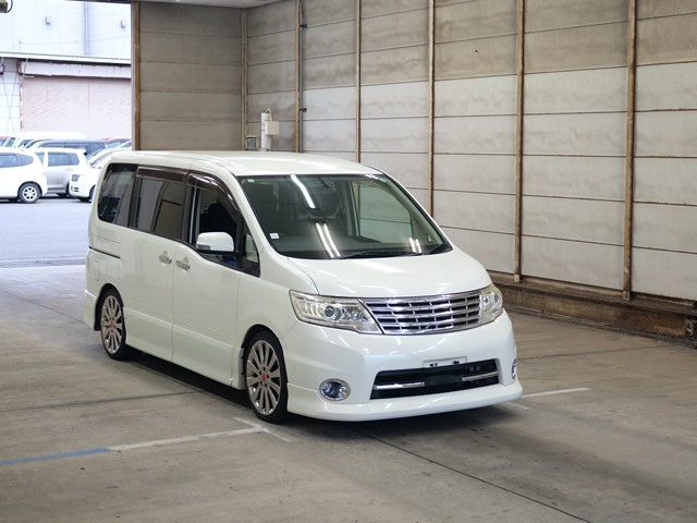 NISSAN SERENA