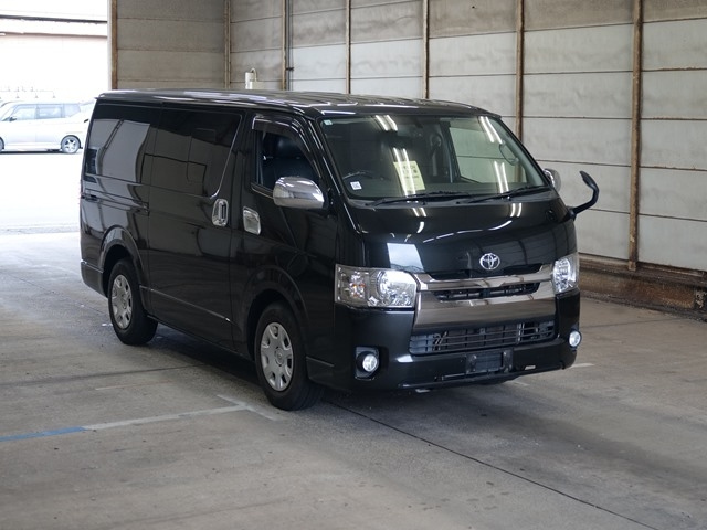 TOYOTA HIACE VAN 2015