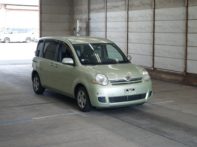 TOYOTA SIENTA 2010