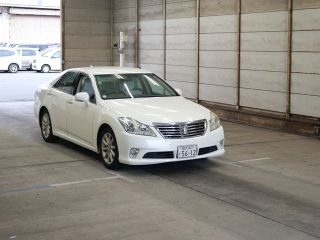 TOYOTA CROWN 2011