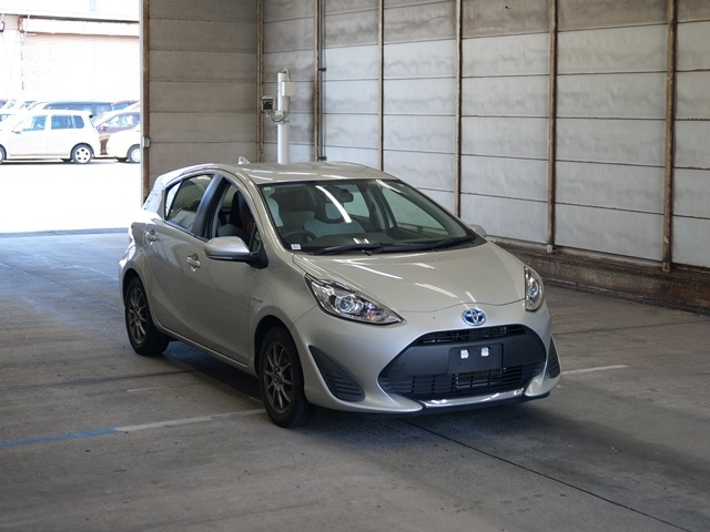 TOYOTA AQUA 2019