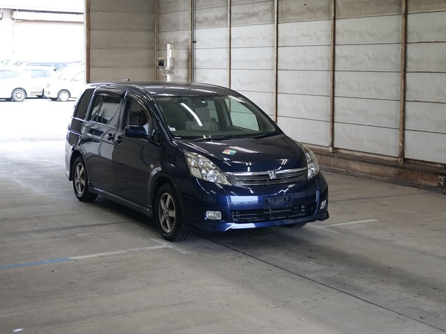 TOYOTA ISIS 2006