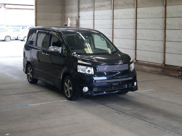 TOYOTA VOXY 2008