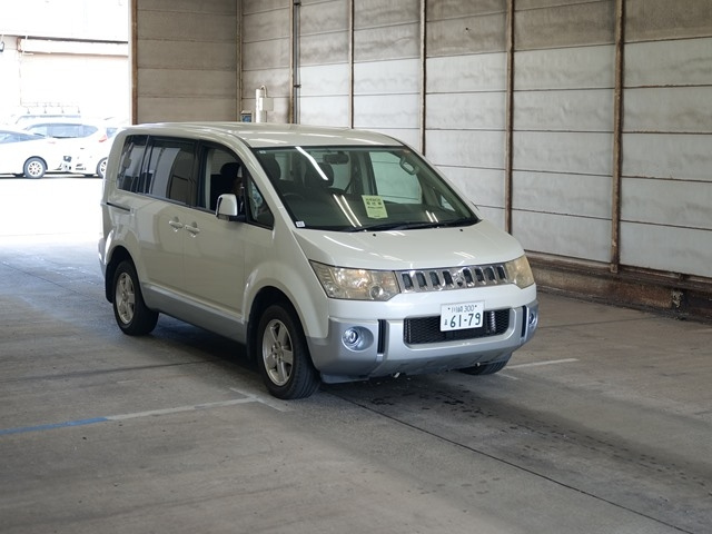 MITSUBISHI DELICA D5