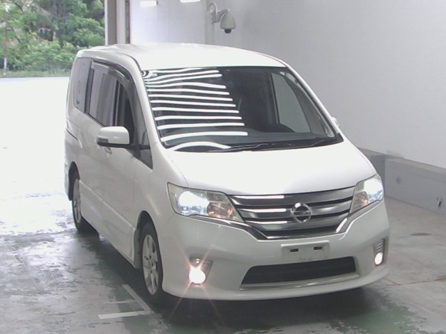 NISSAN SERENA 2011
