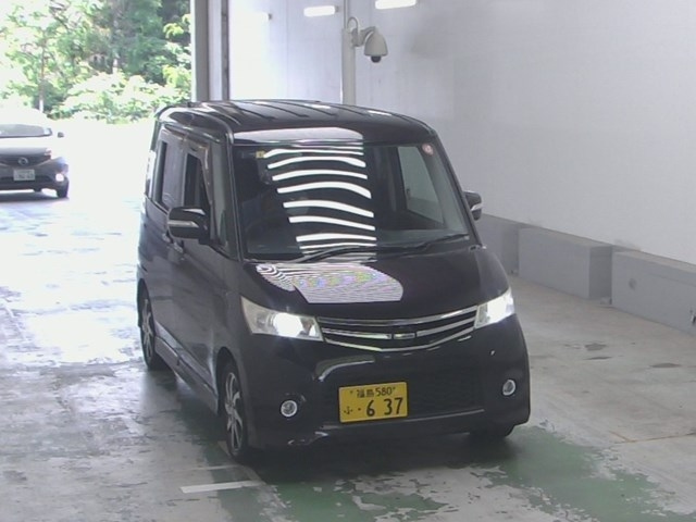 NISSAN ROOX 2013