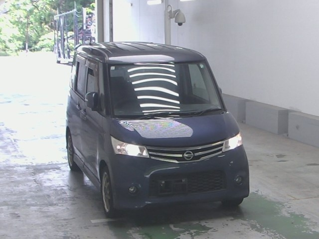 NISSAN ROOX 2010