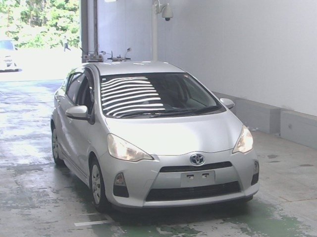 TOYOTA AQUA 2012