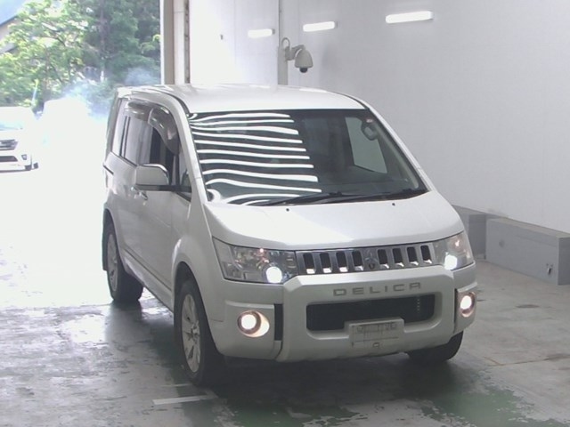 MITSUBISHI DELICA D5 2010