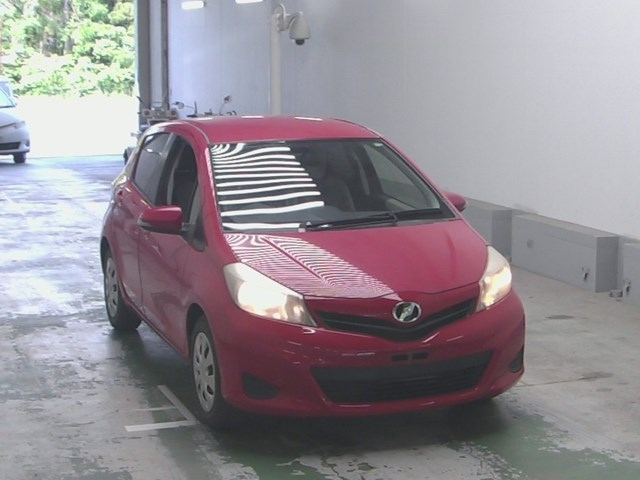 TOYOTA VITZ 2013