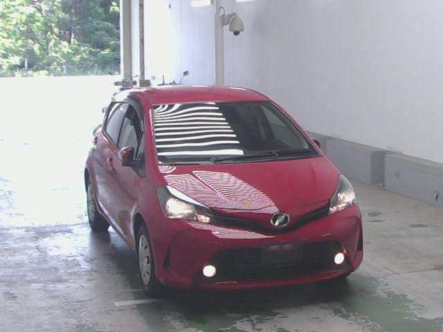 TOYOTA VITZ 2014