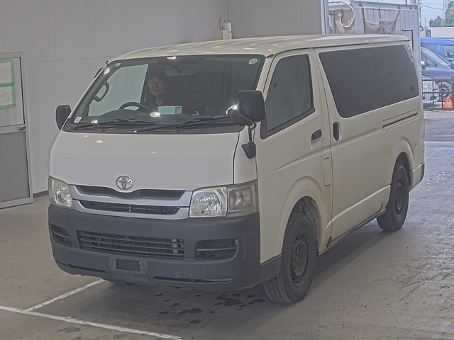 TOYOTA HIACE VAN 2009