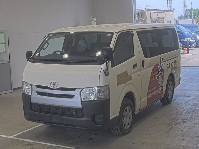 TOYOTA HIACE VAN 2015