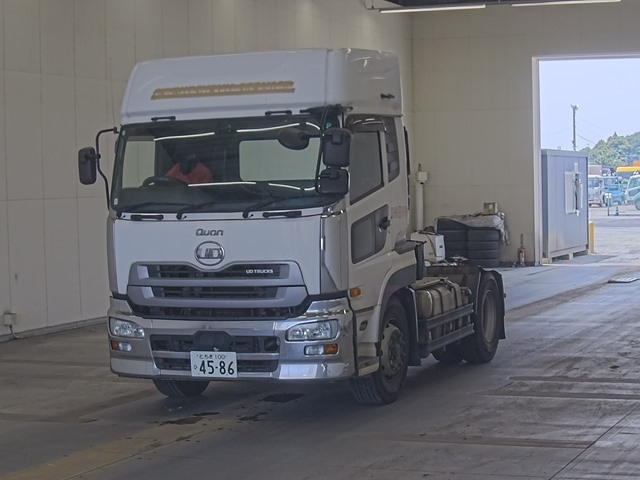NISSAN QUON 2015
