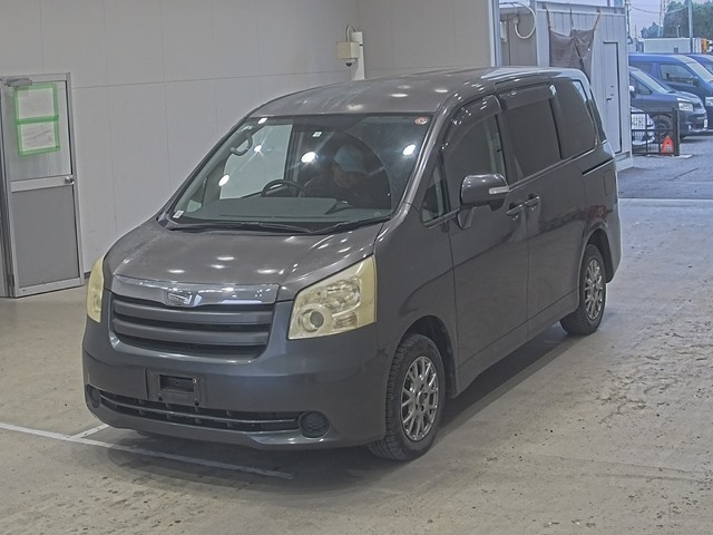 TOYOTA NOAH 2008