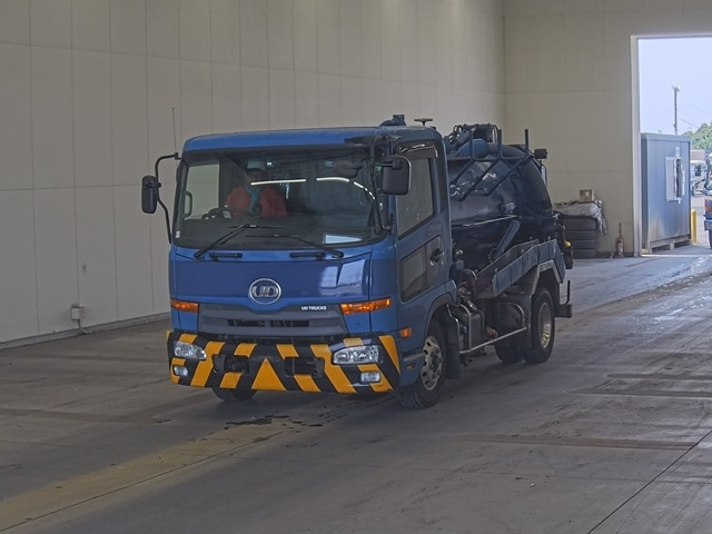 NISSAN UD SERIES 2015