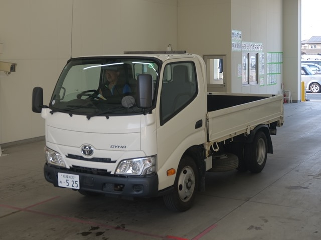 TOYOTA DYNA 2022