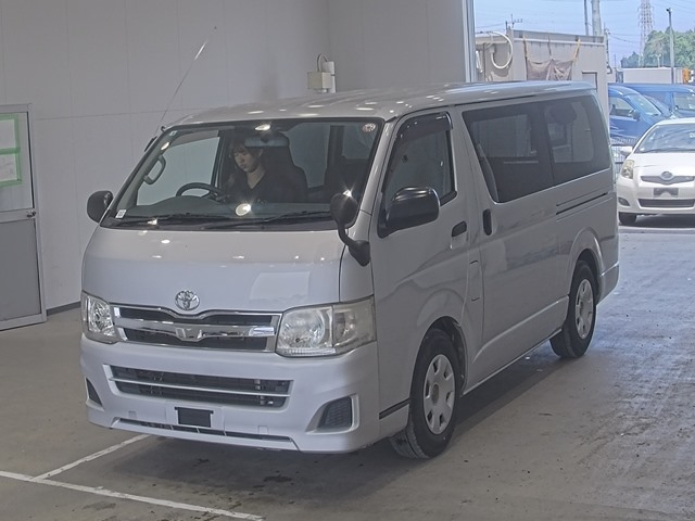 TOYOTA HIACE VAN 2012