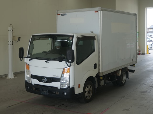 NISSAN ATLAS 2015