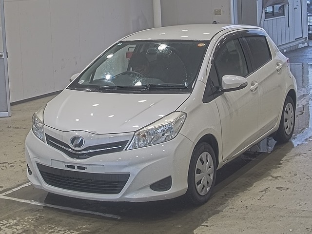TOYOTA VITZ 2014