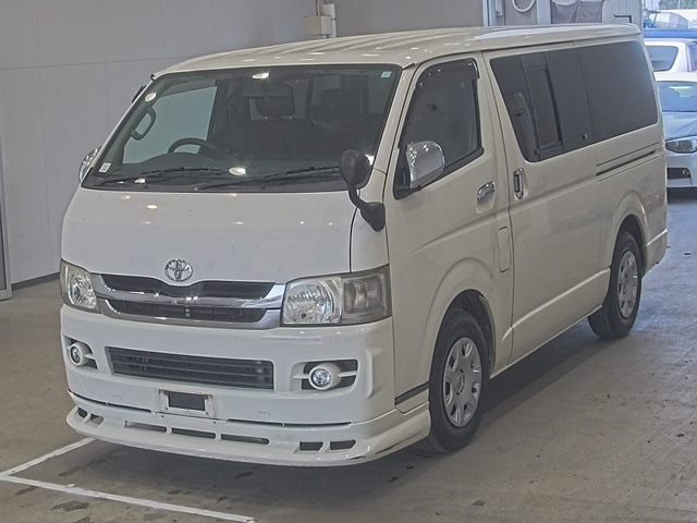 TOYOTA HIACE VAN 2009