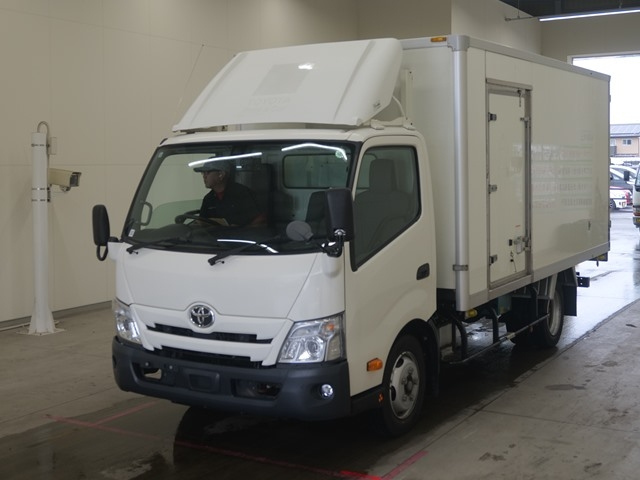 TOYOTA DYNA 2021