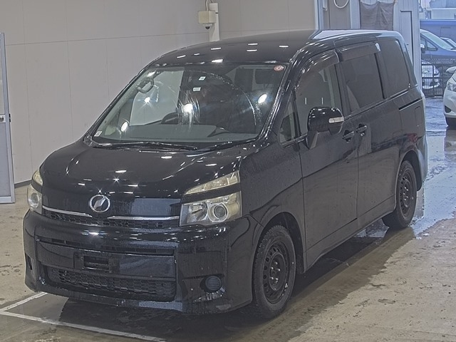 TOYOTA VOXY 2012