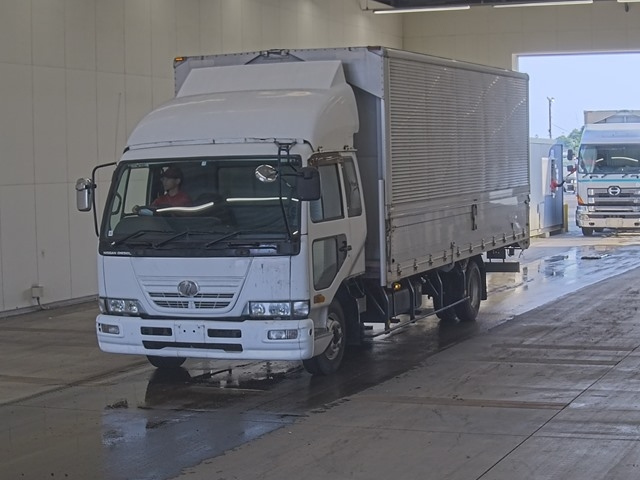 NISSAN TRUCK 2006
