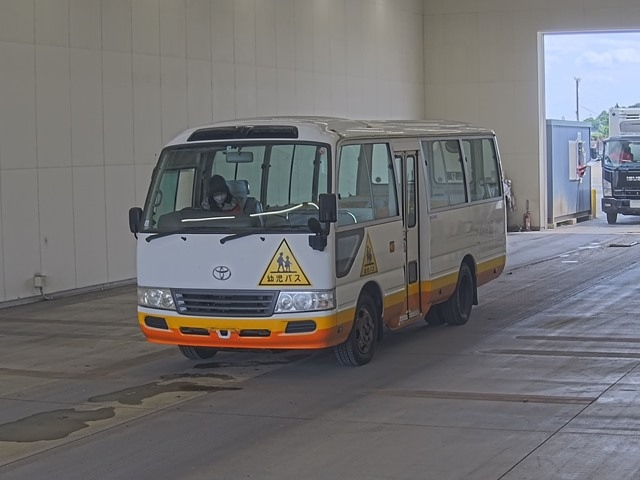 TOYOTA COASTER 2011